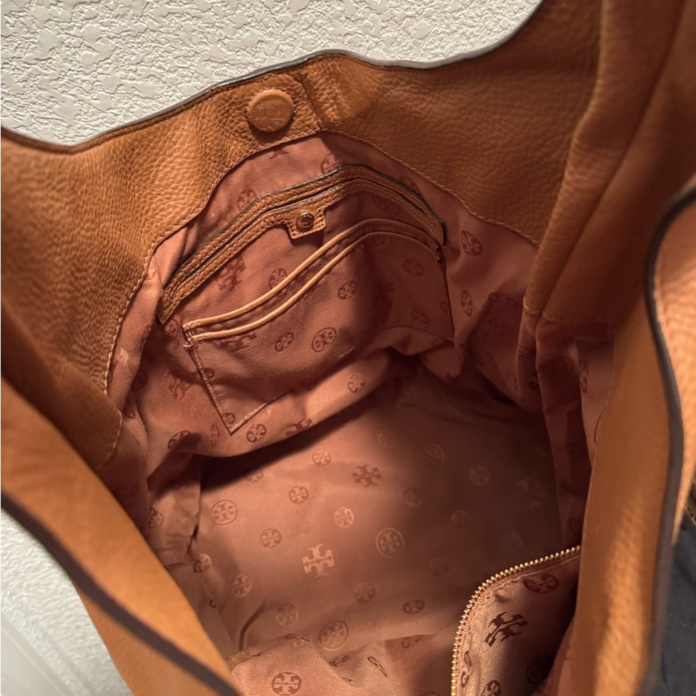 Tory Burch Tan Hobo Bag - Picture 12 of 16